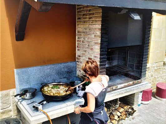 Barbacoa y hornillo de casa rural Navarra Belástegui ii